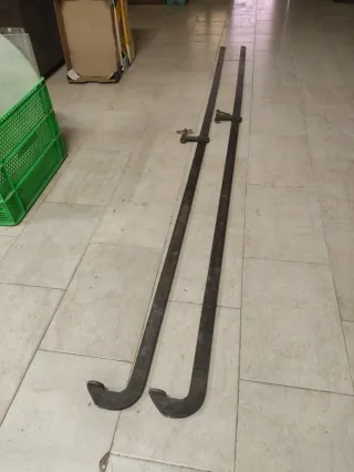 Gatos de carpintero metálicos