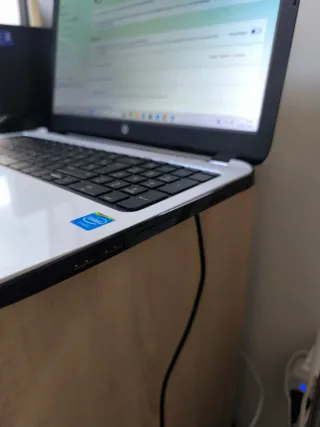 Portátil HP Intel Celeron 8GB RAM