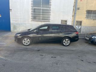 Opel Astra 2021