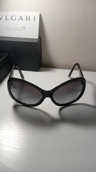 Occhiali da sole Bvlgari neri e grigi