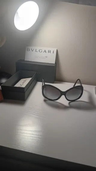 Occhiali da sole Bvlgari neri e grigi