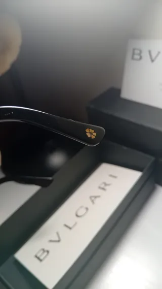 Occhiali da sole Bvlgari neri e grigi