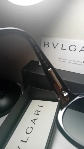 Occhiali da sole Bvlgari neri e grigi