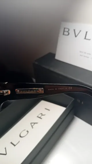 Occhiali da sole Bvlgari neri e grigi