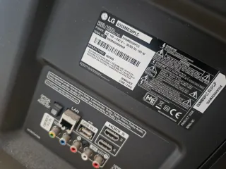 Televisor LG Negro y Plateado