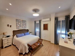 Casa adosada en venta en Colores - Entreparques en Sevilla