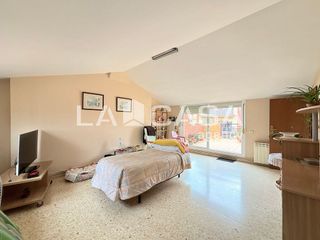 Dúplex en venta en Fondo en Santa Coloma de Gramanet