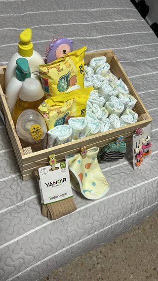 Cesta madera bebé recién nacido doot, nenuco..