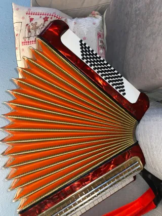 Acordeón Hohner Concerto II 72 bajos