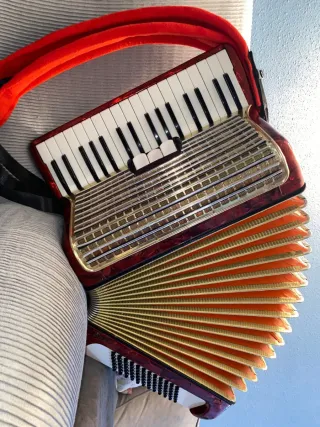 Acordeón Hohner Concerto II 72 bajos