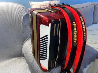 Acordeón Hohner Concerto II 72 bajos