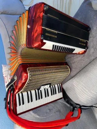 Acordeón Hohner Concerto II 72 bajos