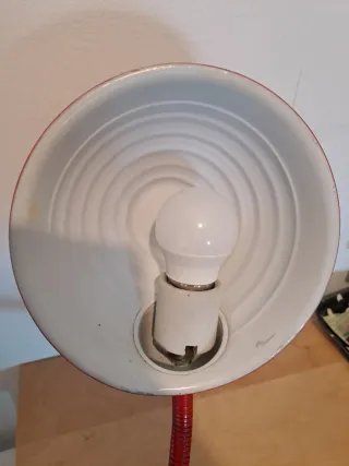 Lámpara flexo vintage roja