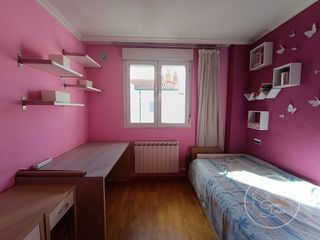 Piso en venta en Universidad en Ávila