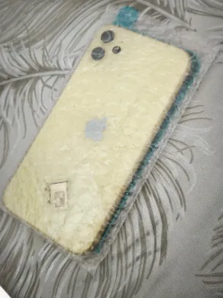 Carcasa Iphone 11 Amarilla