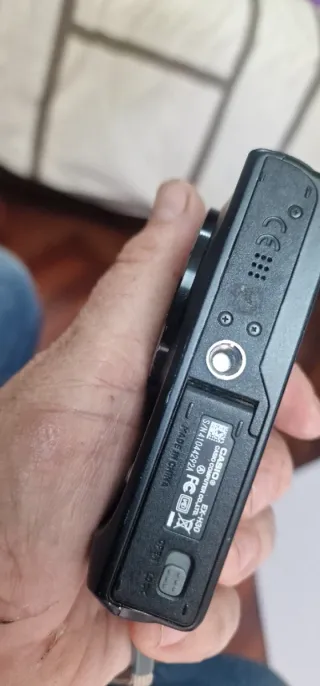 Cámara Casio Exilim 12.5x Zoom HD Negra