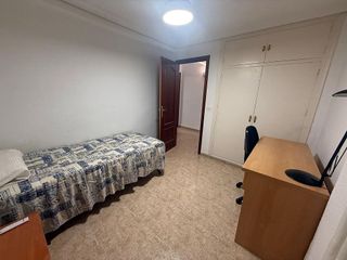 Piso en alquiler en Ciudad Jardín - Zoco en Córdoba