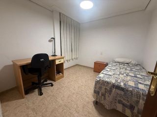 Piso en alquiler en Ciudad Jardín - Zoco en Córdoba