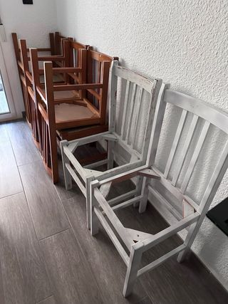 CONJUNTO DE MESA EXTENSIBLE Y 8 SILLAS