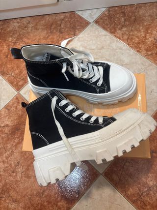 Bambas estilo Converse con plataforma negras