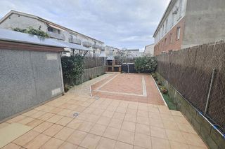 Casa adosada en venta en Esparreguera