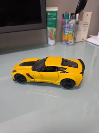Chevrolet Corvette Coche Juguete Metálico Amarillo