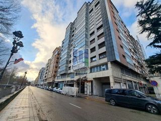 Piso en venta en Plaza España - Villa Pilar - Reyes Católicos - Vadillos en Burgos