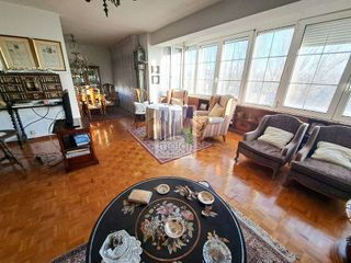 Piso en venta en Plaza España - Villa Pilar - Reyes Católicos - Vadillos en Burgos