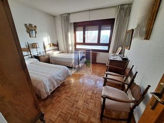 Piso en venta en Plaza España - Villa Pilar - Reyes Católicos - Vadillos en Burgos