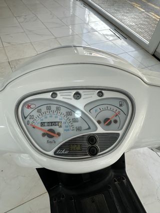 Kymco Like 125 Scooter Blanca