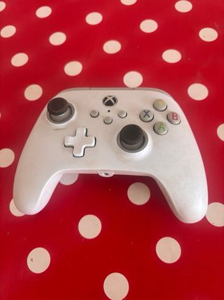 Xbox One 500 GB con Mando Blanco