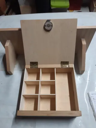 Cassetta porta attrezzi in legno con mensola