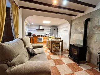 Casa adosada en venta en Pego