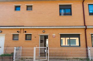 Casa adosada en venta en Muela (La)