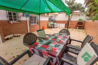 Casa adosada en venta en San García en Algeciras