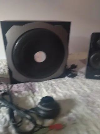 Altavoces Trust con Subwoofer Negro