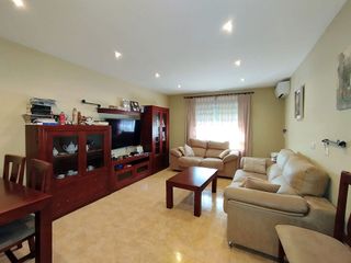 Casa adosada en venta en Tomelloso