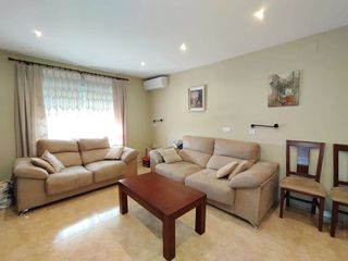 Casa adosada en venta en Tomelloso