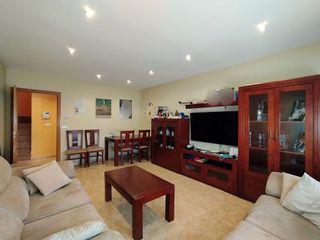 Casa adosada en venta en Tomelloso