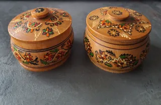 Portagioie in legno decorato