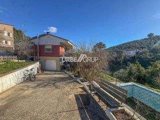 Casa en venta en Castellví de Rosanes
