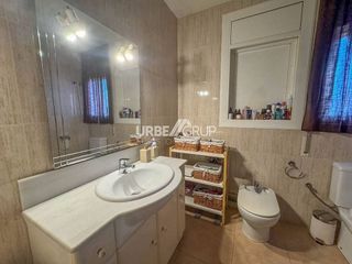 Casa en venta en Castellví de Rosanes