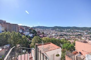 Chalet en venta en La Font d'en Fargues en Barcelona