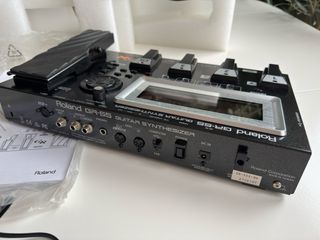 Sintetizador Roland GR-55 para guitarra y bajo