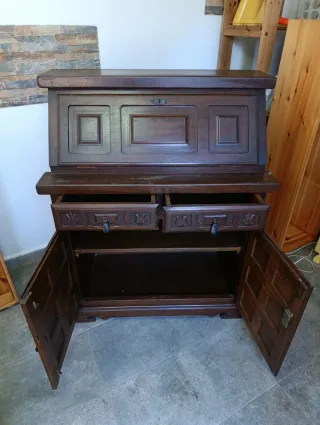 Scrivania in legno massello vintage