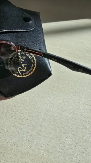 Gafas de sol Ray-Ban RB8310 carbono.