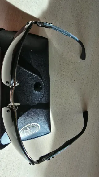 Gafas de sol Ray-Ban RB8310 carbono.