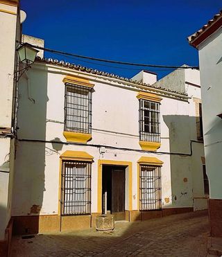 Chalet en venta en Carmona