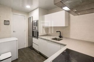 Piso en venta en La Salut en Barcelona