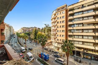 Piso en venta en La Salut en Barcelona